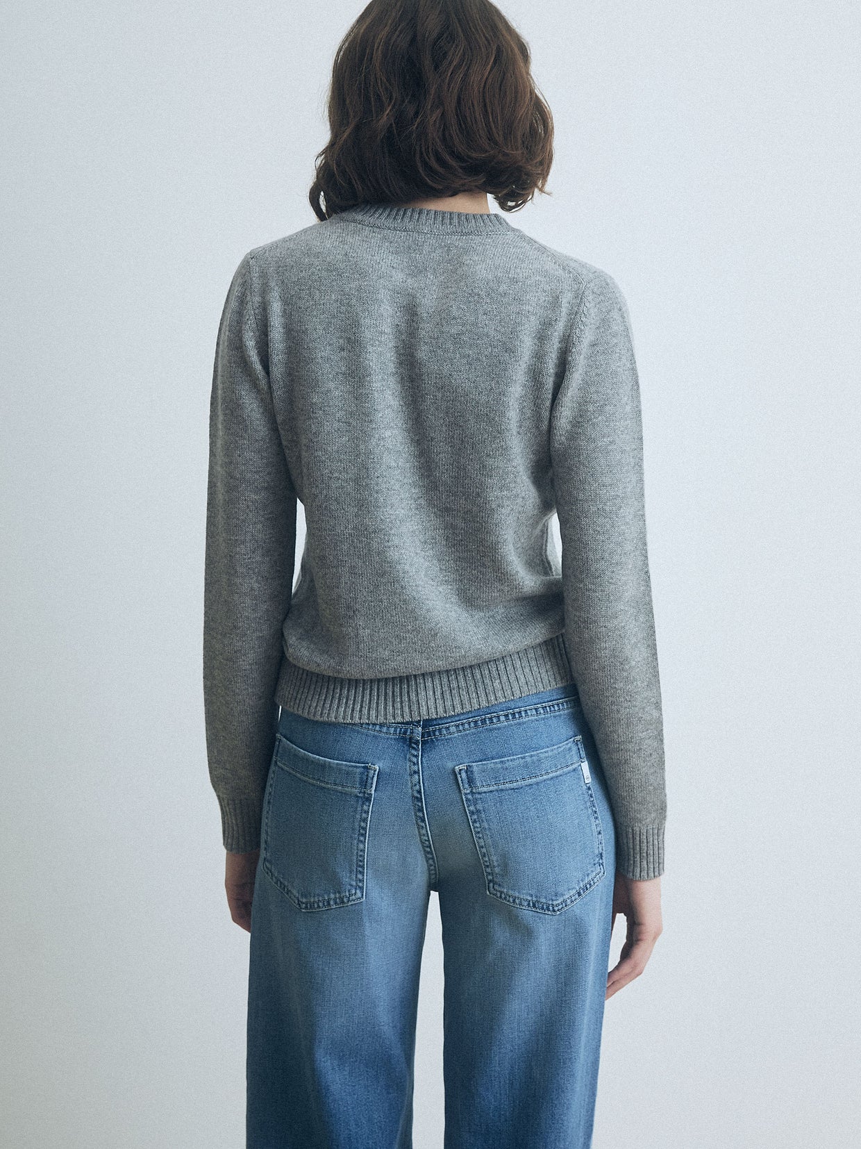  Cashmere crewneck sweater