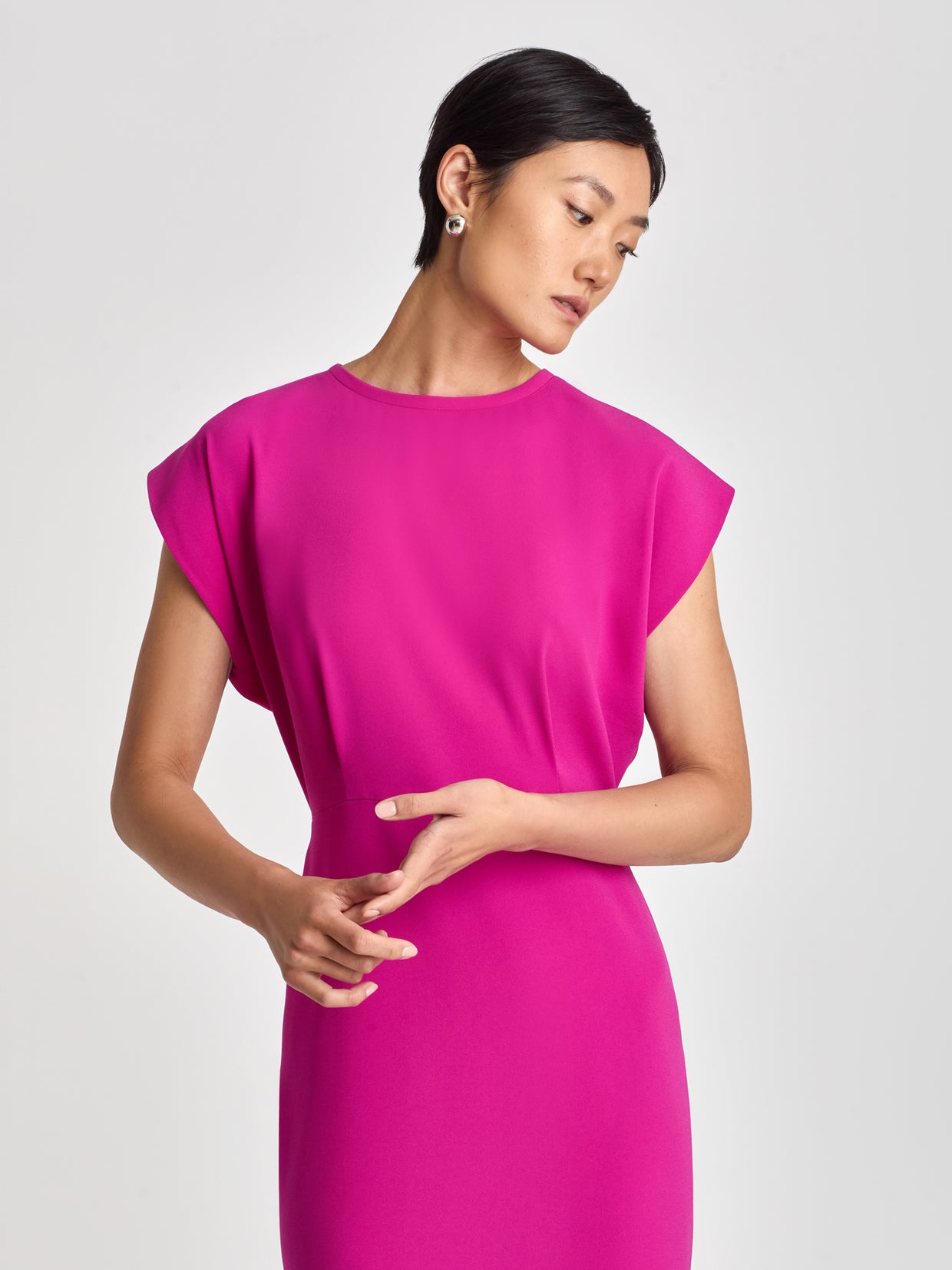  Fitted crew neck dress